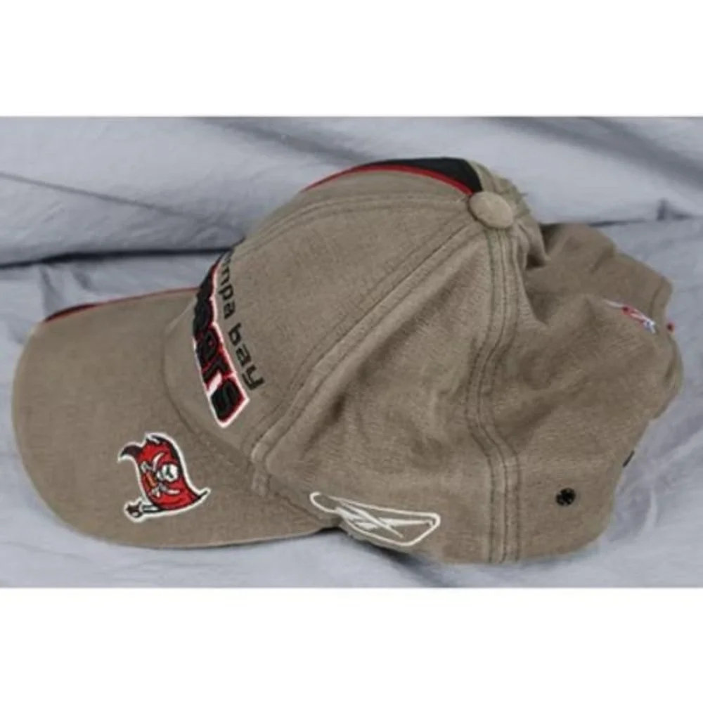 Vintage Tampa Bay Buccaneers Hat 90s NFL Reebok Strap Back Cap Gray Black Bucs